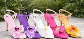 Kır Düğünlerinde Çiçek Detaylı Ayakkabı Seçimi